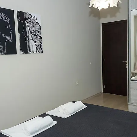Apartment Black & White -1bd Flat In Center By Flat Mаnager *