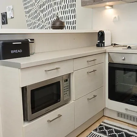 Black & White -1bd Flat In Center By Flat Mаnager * ヴァルナ